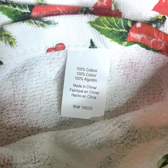 Christmas Red Poinsettias Kitchen Towel Set 2x White Red Green Flowers NEW NWT - Picture 3 of 3